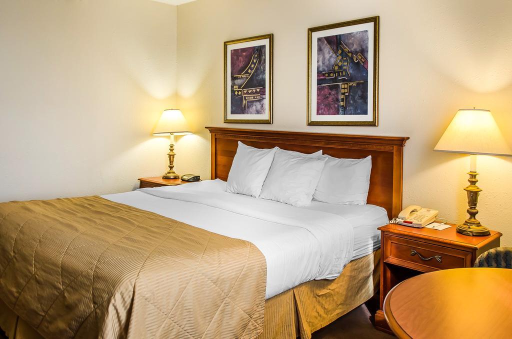 Norwood Inn Hudson エクステリア 写真
