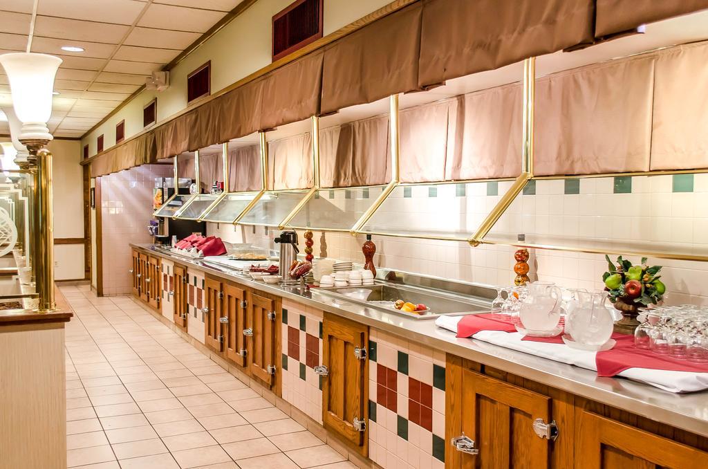 Norwood Inn Hudson エクステリア 写真