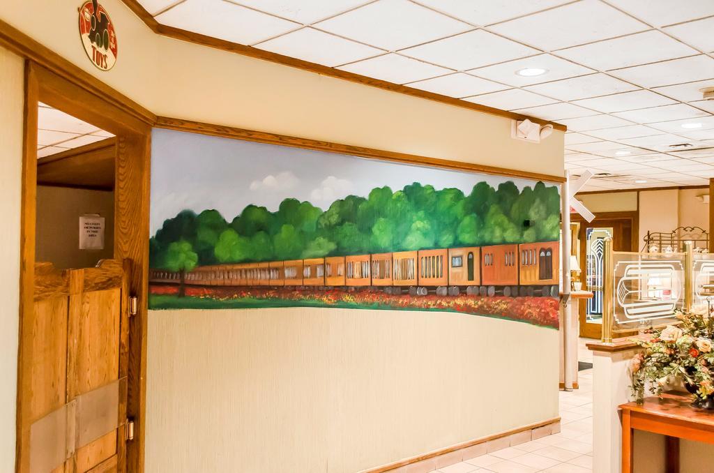Norwood Inn Hudson エクステリア 写真